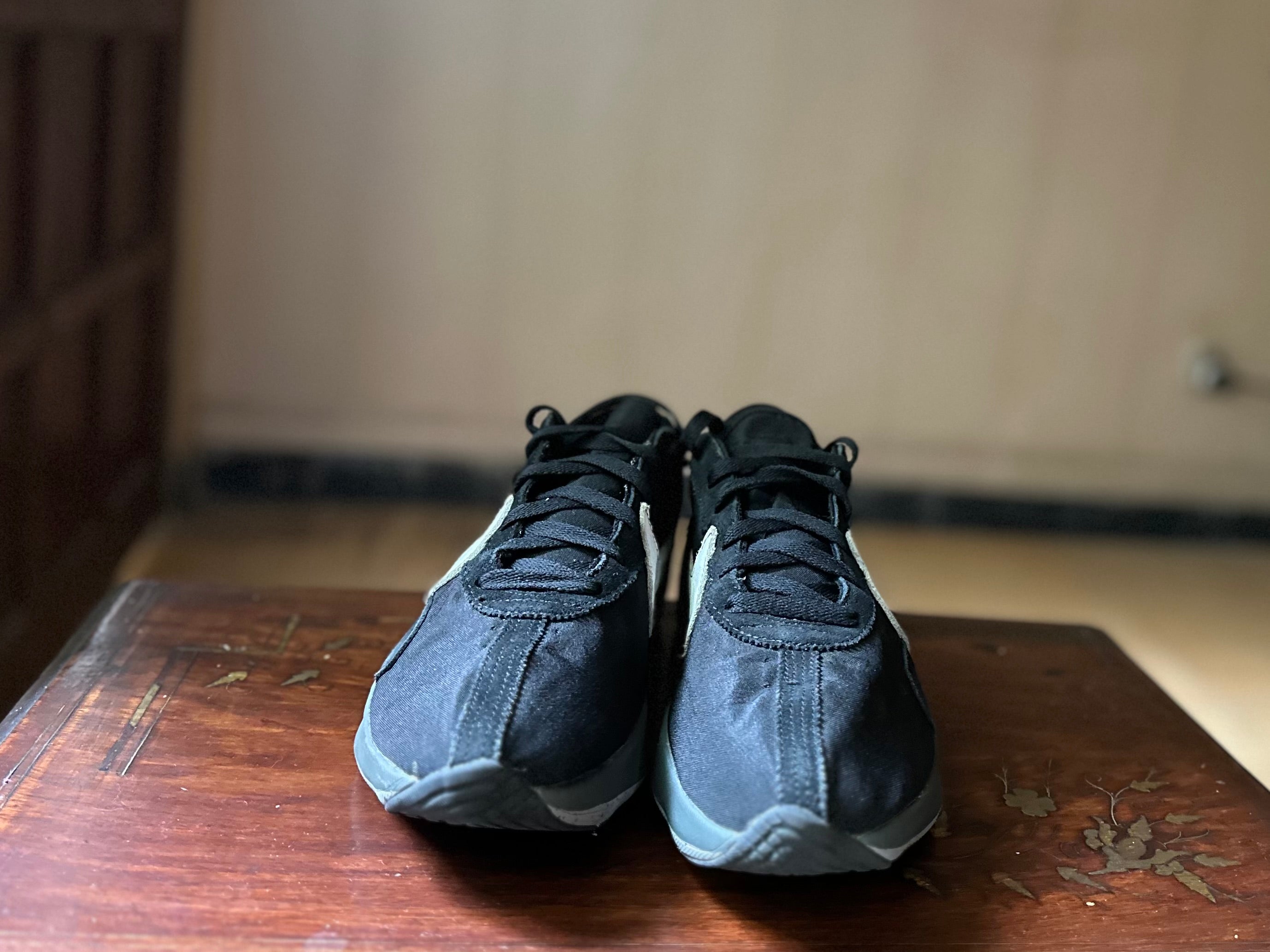 ORIGINAL Nike Moon Racer Black White Wolf Grey Uk size: 9.5
Eu: 44.5