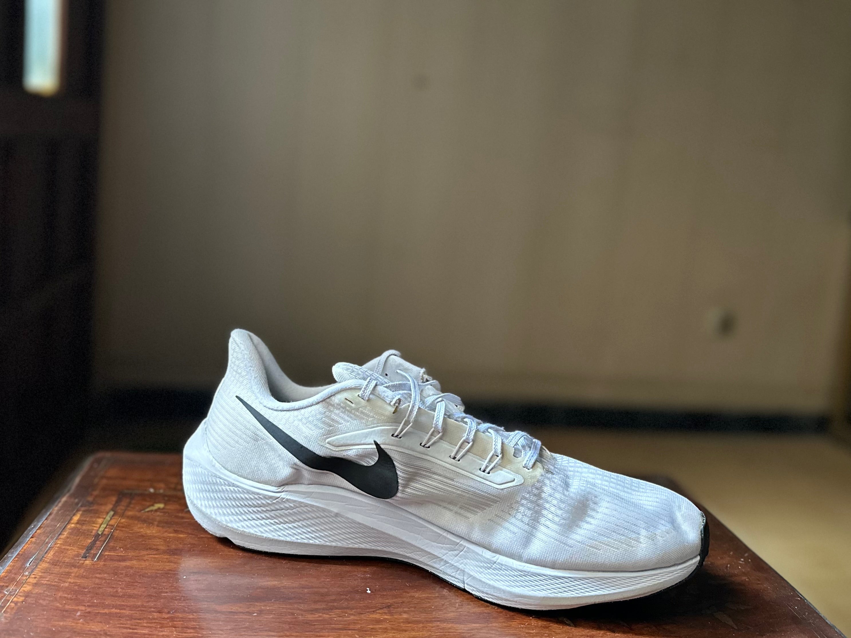 ORIGINAL Nike Zoom Pegasus 39 TB White Black Uk size: 15
Eu: 50