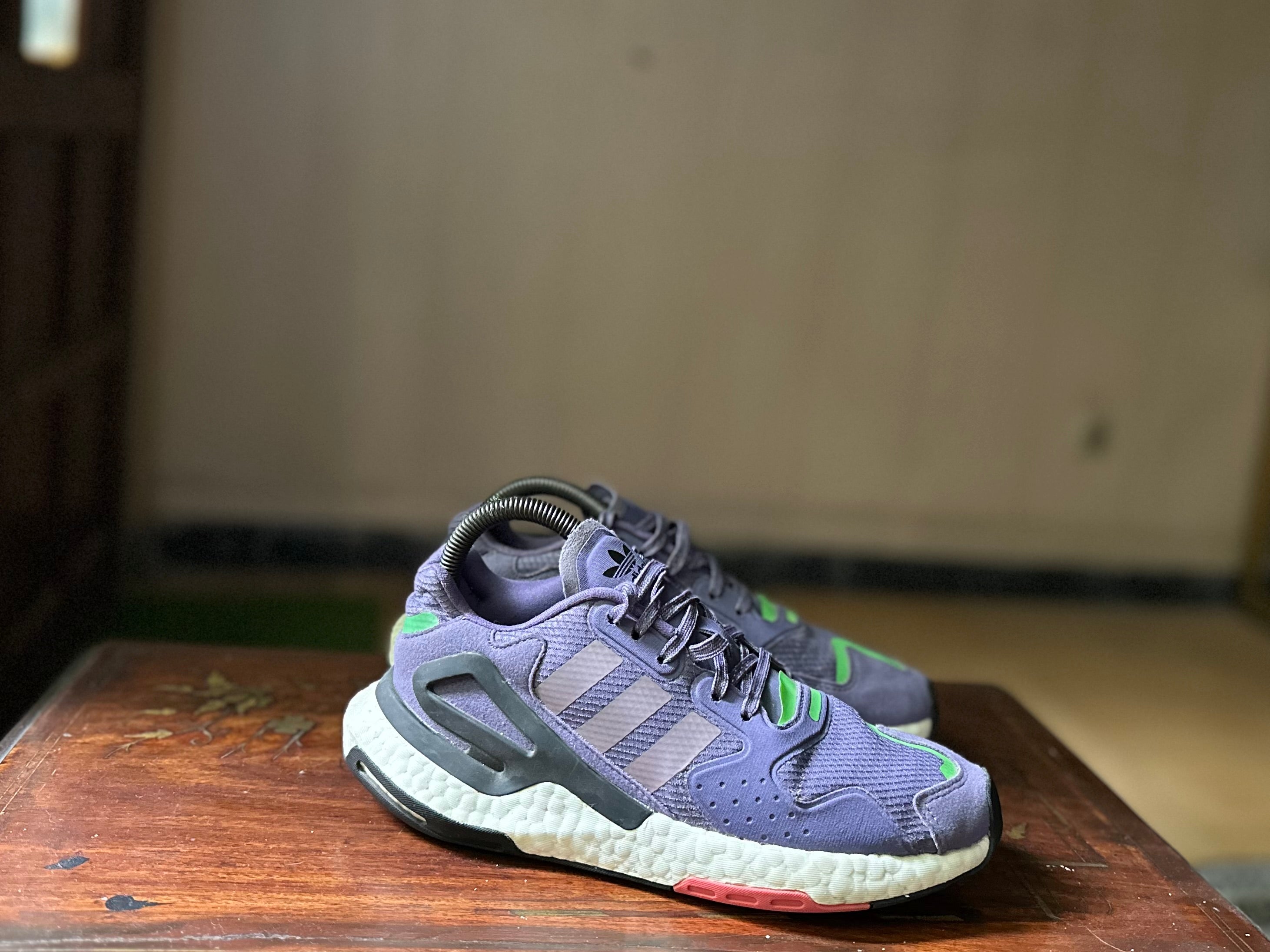 ORIGINAL Adidas WomenDay Purple Green Uk size: 5
Eu: 38