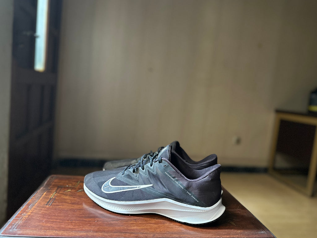 ORIGINAL Nike Zoom Quest 3 Black/White Uk size: 13
Eu: 48