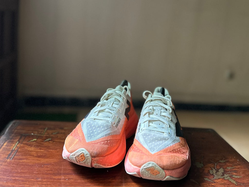 ORIGINAL New Balance FuelCell Rebel V4 Orange/Hot Mango Uk size: 9.5 Eu: 44