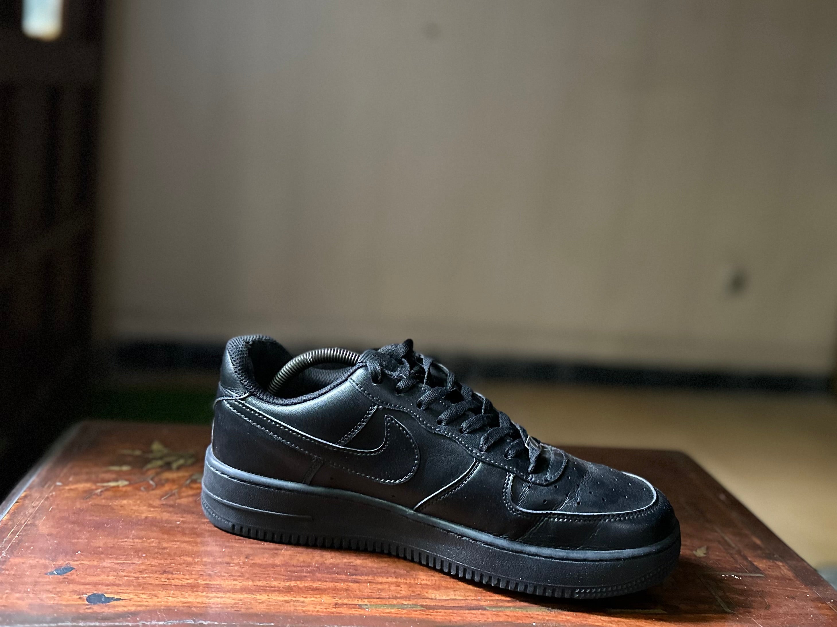 ORIGINAL Nike AirForce 1 Triple Black Uk size: 9 Eu: 44