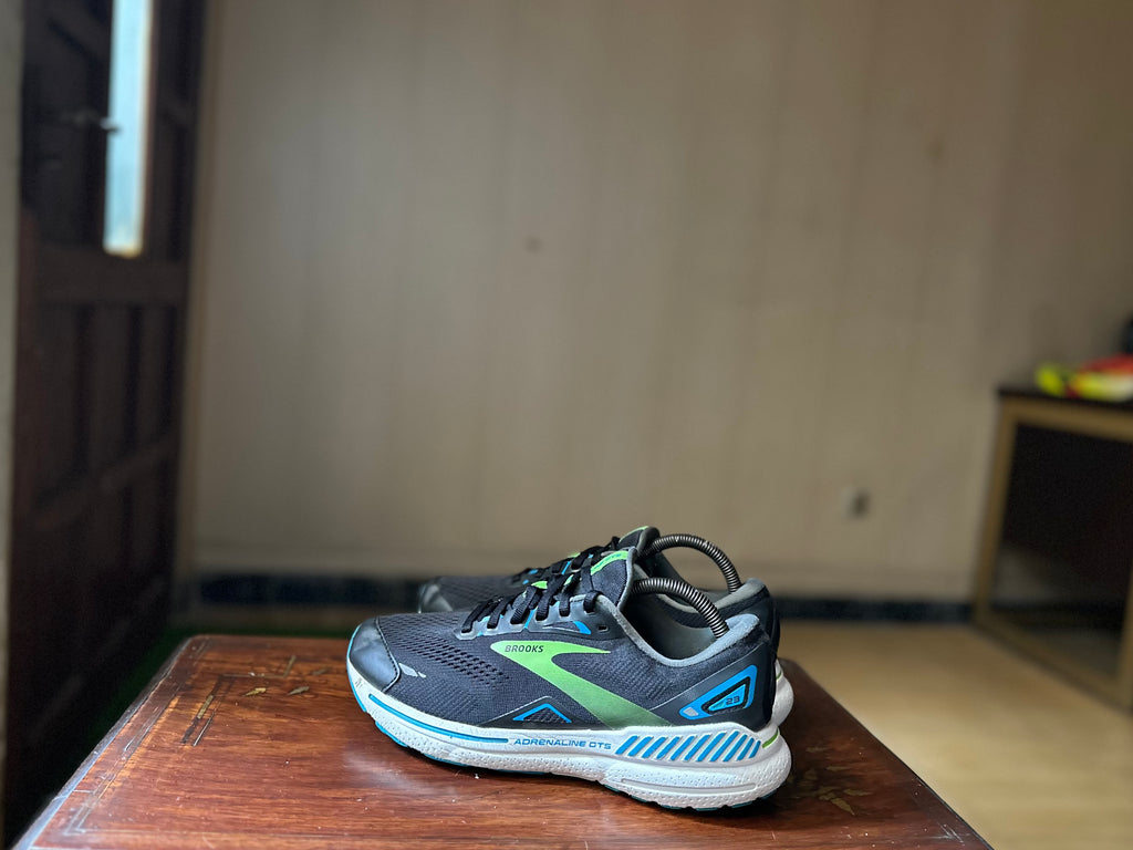 ORIGINAL Brooks Adrenaline GTS 23 2E Wide Black Hawaiian Ocean  Uk size: 7.5 Eu: 42