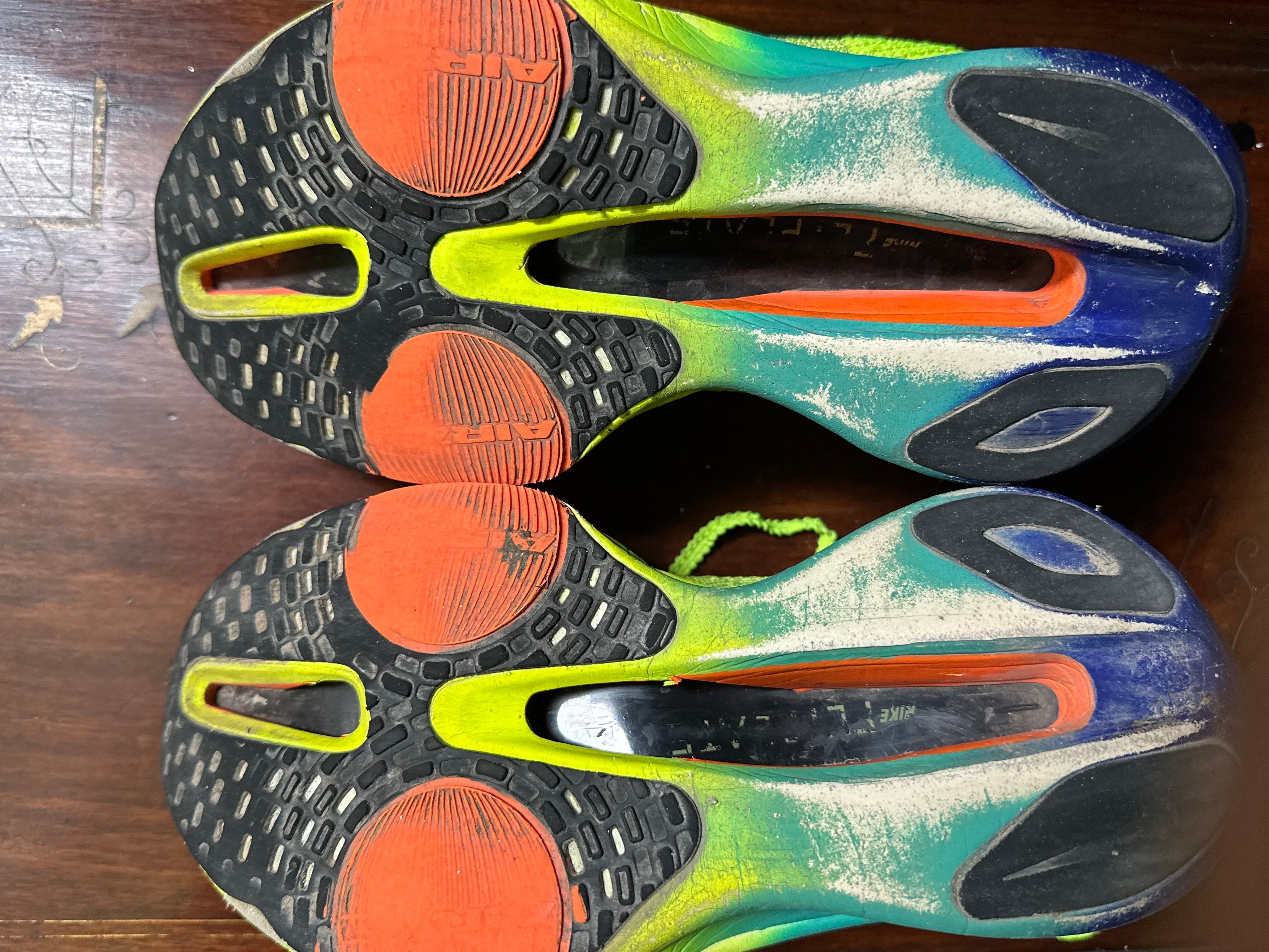 ORIGINAL Nike AirZoomX AlphaFly 3 Volt (Carbon Plated) Uk size: 6
Eu: 40