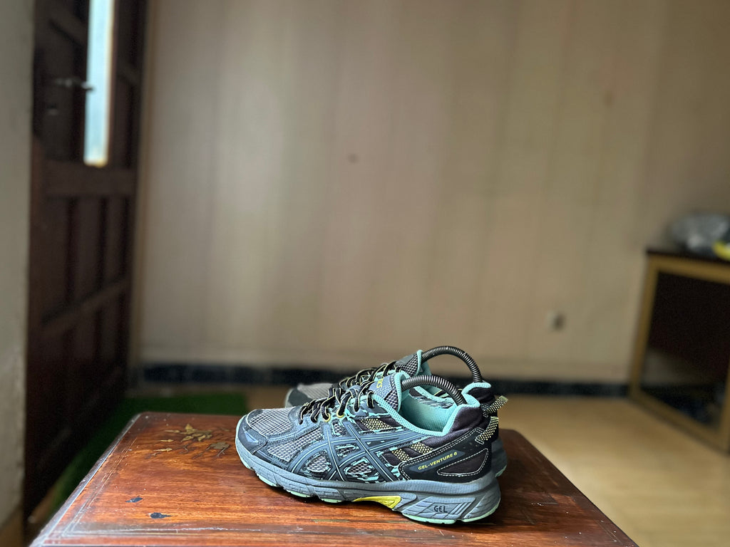 ORIGINAL Asics Gel-Venture 6 Black Neon Lime Uk size: 6
Eu: 40 Condition: 9.5/10