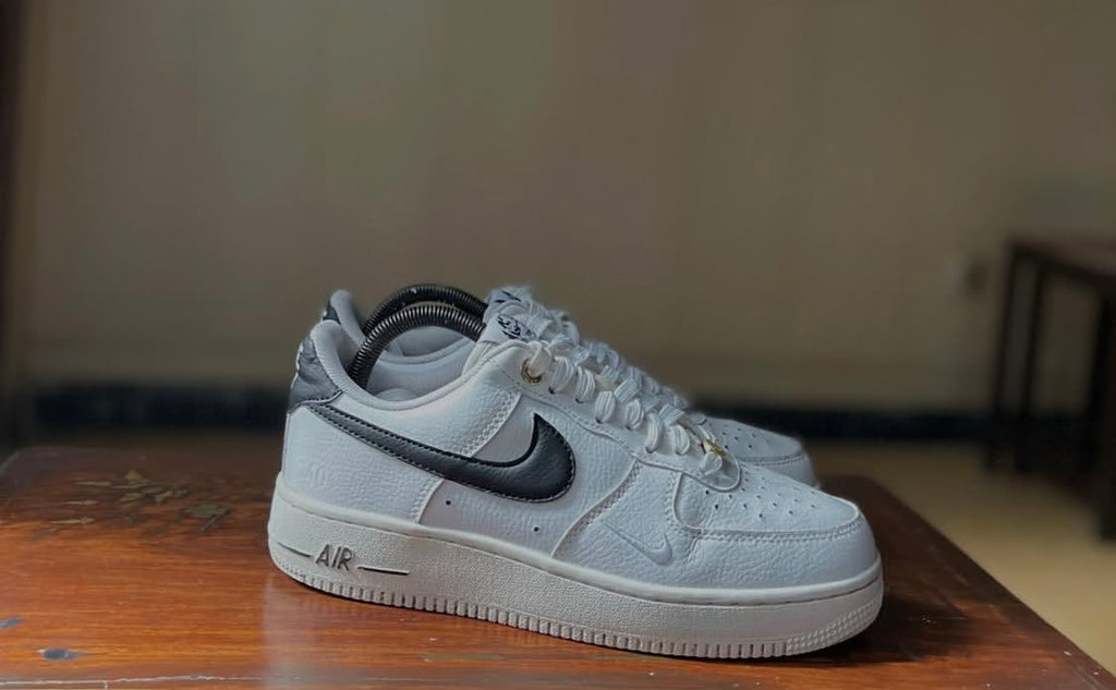 ORIGINAL Nike AirForce 1 Utility Black Swoosh