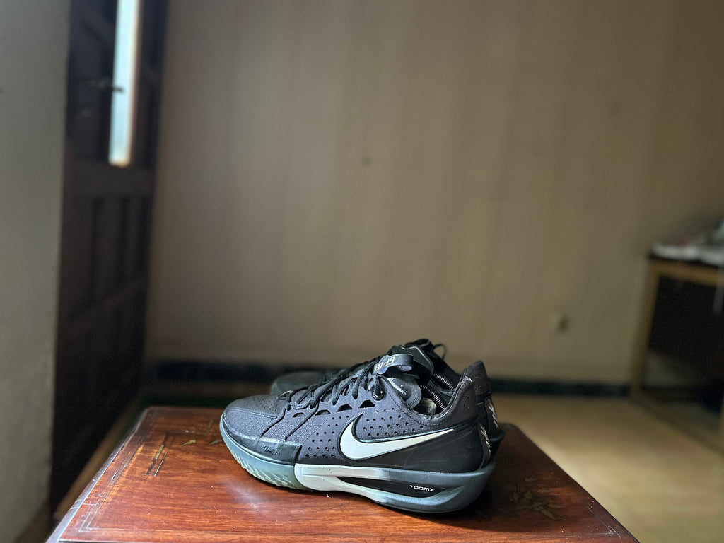 ORIGINAL Nike Zoom GT Cut 3 EP White Iron Grey Uk size: 9.5
Eu: 44.5